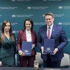 Uroczyste podpisanie umowy na termomodernizację budynku OSP w Goleszowie