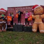 Zawodnicy SPL Jaworzno podczas biegu mikołajkowego w Katowicach