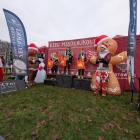 Zawodnicy SPL Jaworzno podczas biegu mikołajkowego w Katowicach