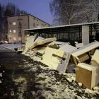  Wiata śmietnikowa przy skrzyżowaniu ul. Radosnej i ul. Powstańców Śląskich