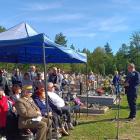 Uroczystość odsłonięcia nowego nagrobka rodziny Pniaków i Paulów - gości powitał...