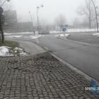 Zniszczony bruk w podjeździe