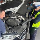 Kontrole świateł w samochodach. Fot. KMP Jaworzno