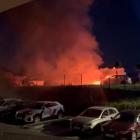 Pożar samochodu na ulicy Podwale. Zdjęcie nadesłane przez czytelnika