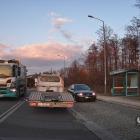 Kierowca Audi skrócił sobie drogę - pod prąd przez zatokę autobusową