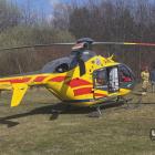 Wypadek drogowy na ulicy Chełmońskiego w Jaworznie. Motocyklista trafił do szpitala