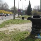 Opony nałożone na słupki
