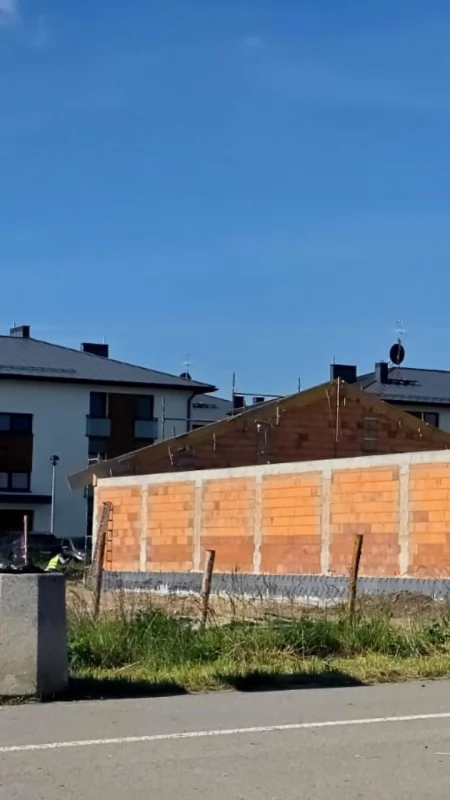Budowa sklepu Dino przy Geosferze idzie w szybkim tempie. Są już ściany sklepu