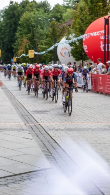 Rynek w Jaworznie metą 5. etapu 37. Międzynarodowego Wyścigu Kolarskiego Solidarności i Olimpijczyków