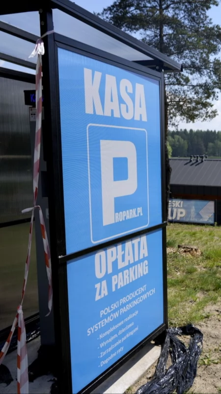 Kolejki przy wyjeździe z Sosiny. MCKiS przypomina, jak zapłacić za parking