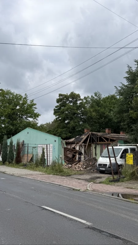 Wyburzają dawną izbę wytrzeźwień. W jej miejscu powstaną apartamenty