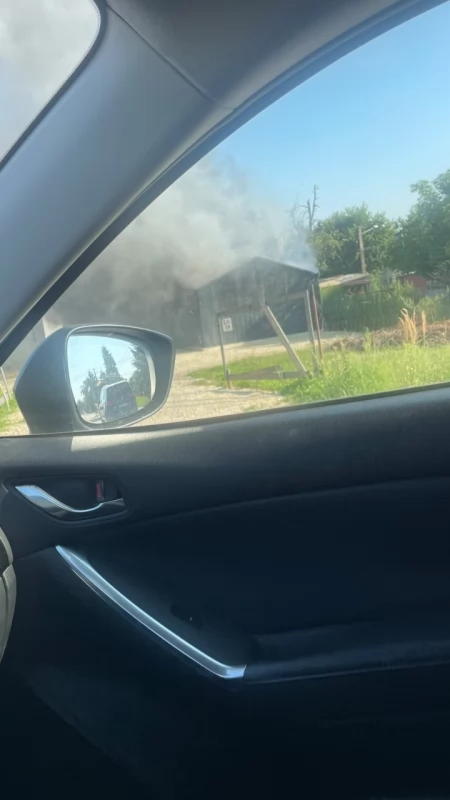 Cztery zastępy walczyły z pożarem garażu przy ulicy Katowickiej