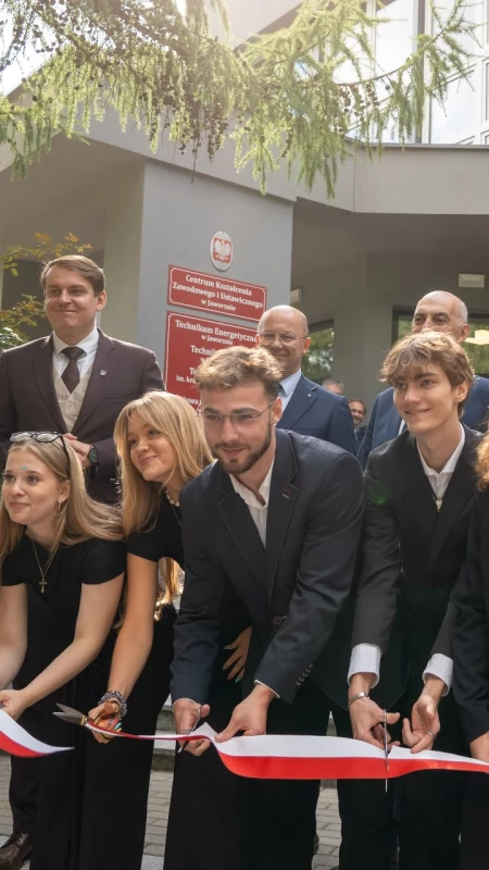 Nowy rok szkolny i nowa siedziba CKZiU. Uczniowie rozpoczęli naukę na Podłężu