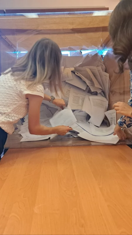 JBO 2027. Trwa liczenie kart papierowych, które mieszkańcy wrzucili do urn