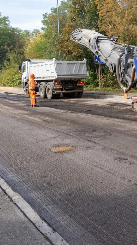 Przebudowa Szczakowskiej na finiszu. Drogowcy szykują się do asflatowania