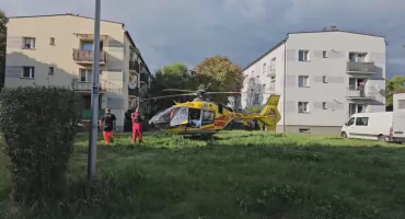 Perfekcyjne lądowanie między blokami. Wszystko przez skaleczenie kątówką