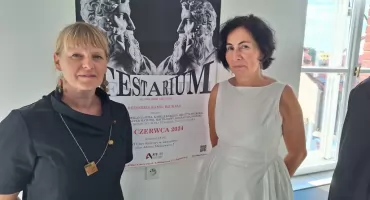 Galeria Kameralna ATElier Kultury – wystawa kostiumów do sztuk Mrożka, czyli czego to człowiek nie wymyśli 