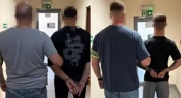 Podali się za pracowników wodociągów. Okradli kobietę z gotówki oraz biżuterii