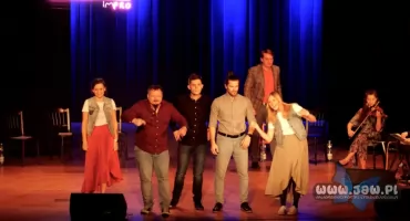 Spektakl charytatywny dla Hospicjum Homo-Homini zagra Bez Puenty Impro
