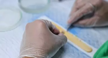 Jak działa test CRP i kiedy warto go wykonać w warunkach domowych