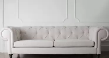Jak wybrać idealną sofę i szafę do salonu