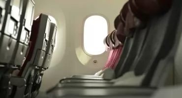 Zagraniczne wakacje na własną rękę – jak zaplanować podróż samolotem?