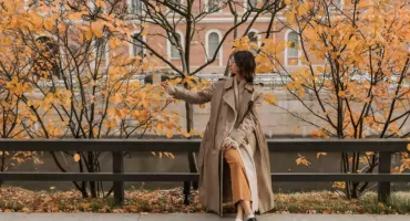 7 wygodnych stylizacji na jesień – do pracy i na imprezę