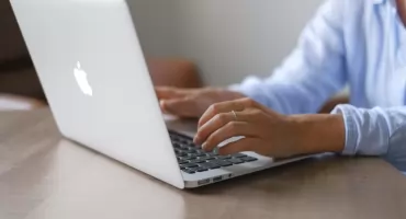 Jaki odnowiony MacBook wybrać? Ranking polecanych modeli