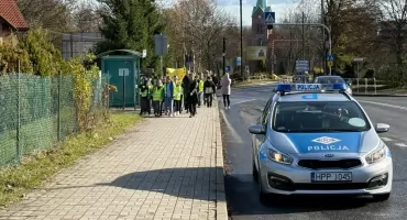 Marsz odblaskowy w Szkole Podstawowej nr 9 w Jaworznie