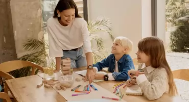 Strefy bezpieczeństwa i SOS: Niezbędne funkcje, które oferują smartwatche dziecięce Garett.