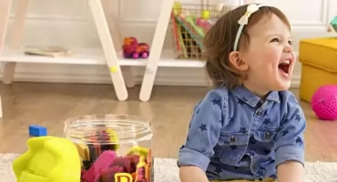 Czego potrzebuje dziecko do harmonijnego rozwoju? Sprawdź zabawki sensoryczne dla najmłodszych