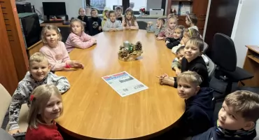 Z wizytą w redakcji. Przedszkolaki poznały kulisty pracy dziennikarza  