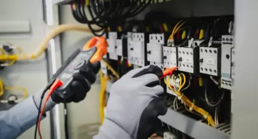 Uprawnienia SEP jako przepustka do lepszej pracy w branży technicznej