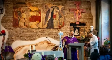 Możesz się modlić i czuwać, ale też pomóc ugotować obiad ubogim, samotnym i bezdomnym. Przeżyj Adwent w Betlejem