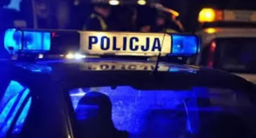 Pijany pieszy wtargnął pod samochód. Został ukarany mandatem