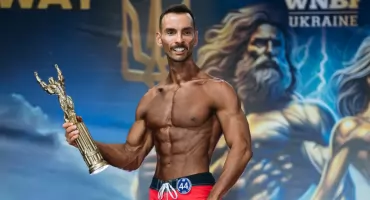 Świetny sezon Artura Borońskiego w kulturystyce. Cztery medale, karta pro i debiut wśród zawodowców