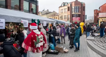 Świąteczna sobota w Jaworznie: jarmark i przekazanie Światła Pokoju