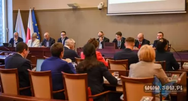 Porządek obrad sesji Rady Miejskiej w Jaworznie - 18 grudnia 2025