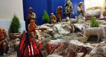 Szopka bożonarodzeniowa w kolegiacie św. Wojciecha i Katarzyny przyciąga uwagę. Jak prezentują się inne jaworznickie szopki?