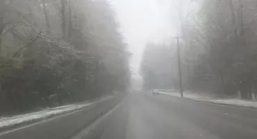 IMGW ostrzega przed gołoledzią. Alerty I stopnia w 13 województwach