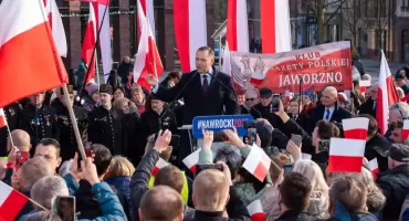 Prezydent Karol Nawrocki z wizytą na karczmie piwnej w Jaworznie