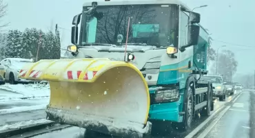 Trudne warunki pogodowe w Jaworznie. Trwa intensywne odśnieżanie miasta