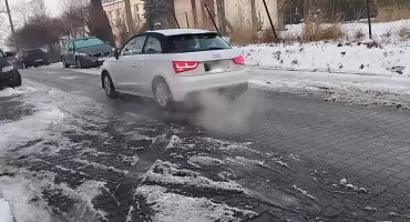 Zima zaskoczyła? Szklanka na ulicy Wandy