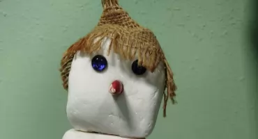 Marmurowy bałwanek na akcję WOŚP 