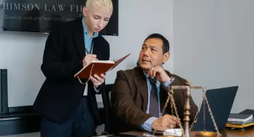 Kiedy długi stają się nie do spłacenia – sygnały, że upadłość konsumencka może pomóc