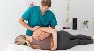 Odzież medyczna dla fizjoterapeutów – jak ubrać się wygodnie?