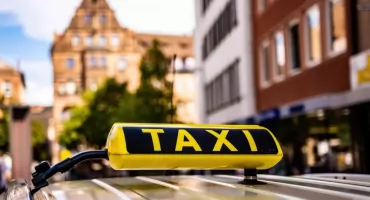 Jak bezpiecznie podróżować taksówką? Porady od dobrataxi.pl