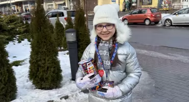 8-letnia Hania Dygoń z rekordową puszką WOŚP pełną pomocy