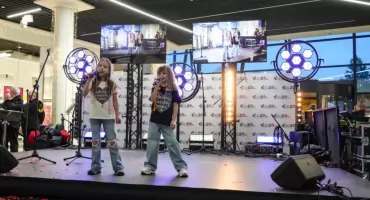 Zuzanna Dziwak i Amelia Ziętek zrobiły show na Finale WOŚP