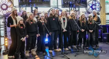 Z kopyta kulig rwie zaśpiewali uczniowie SP 9 na Finale WOŚP